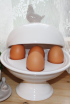 Keramický stojan na vajíčka s poklopom